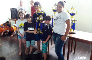 Alunos enxadristas do Colégio do Carmo que participaram do Circuito Metropolitano de Xadrez Escolar. 